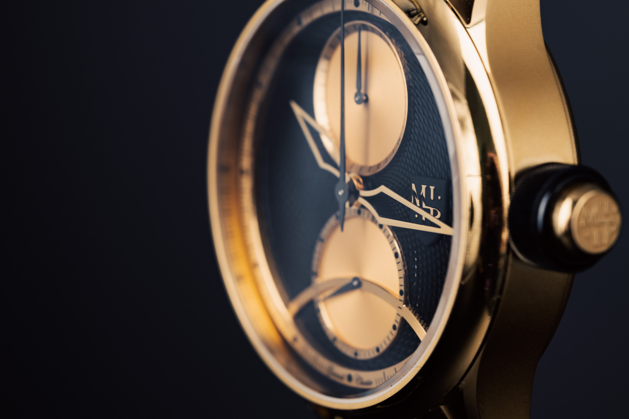 montre_or_jaune_vue_face